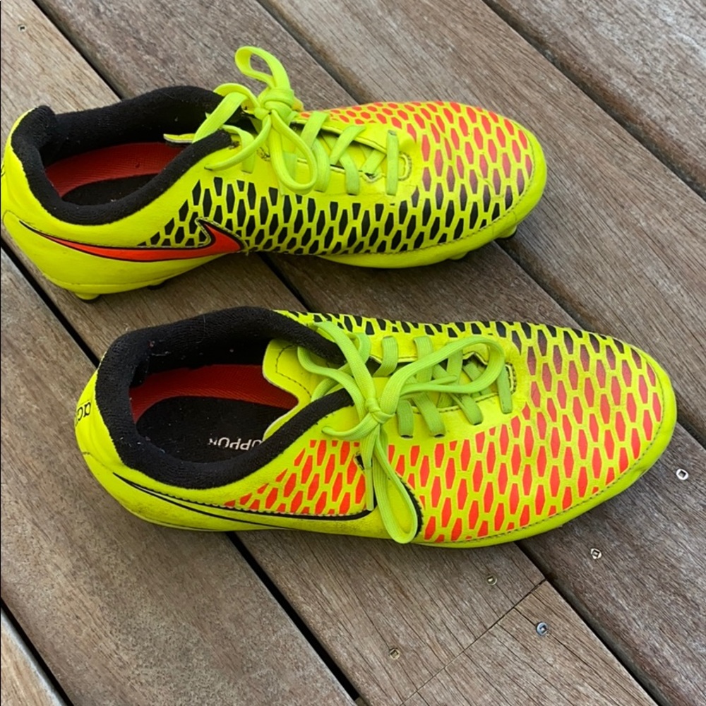 Soccer cleats